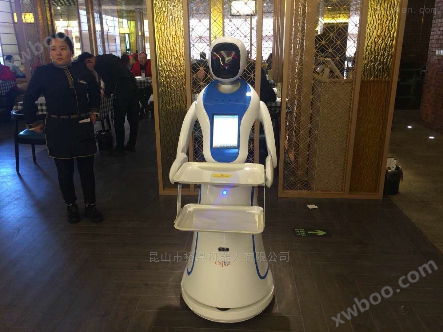无轨餐厅机器人