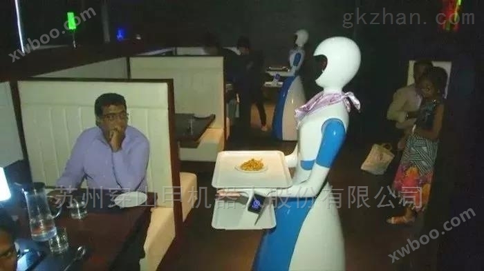 印度金奈迎来餐厅餐饮送餐机器人