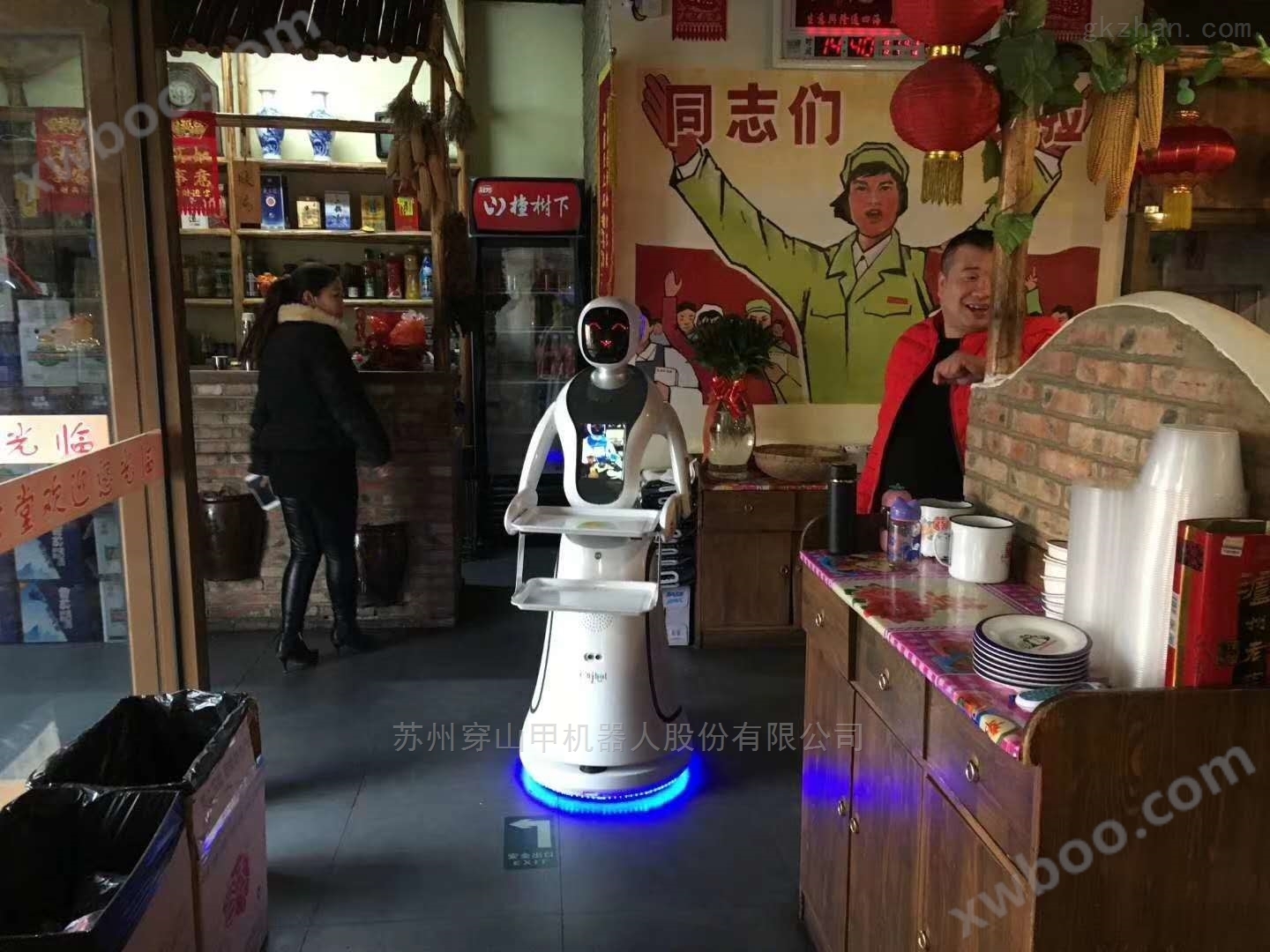 供应北京人民公社食堂餐厅餐饮送餐机器人